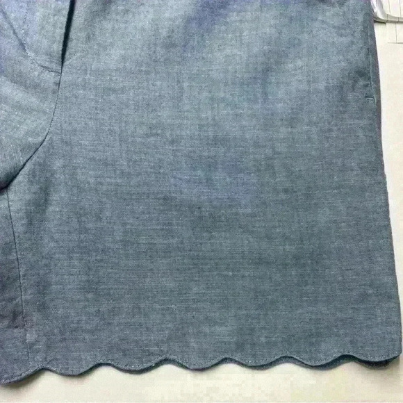 Talbot’s Chambray  5" Scalloped Hem Size 4 - Picture 3 of 7